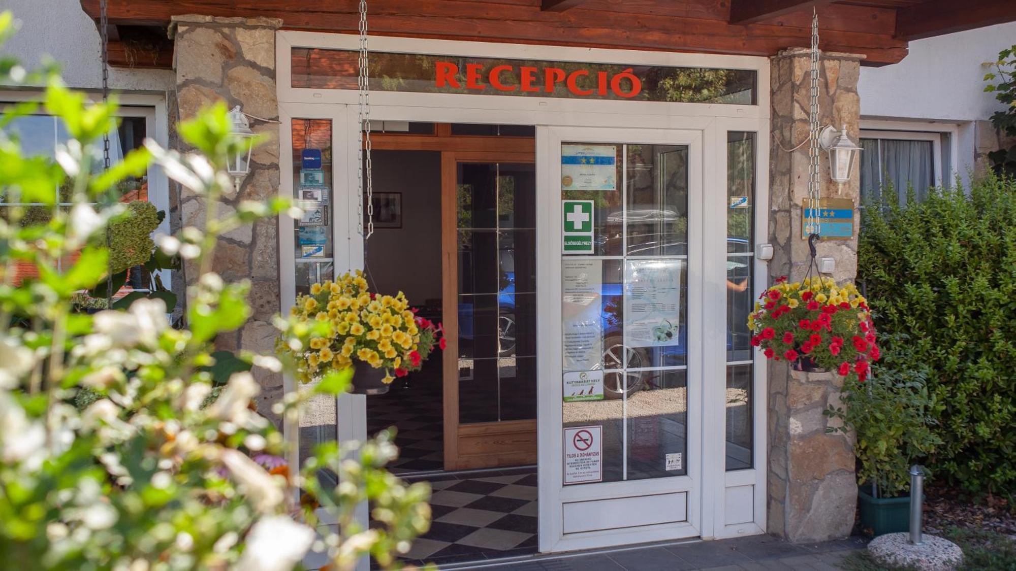 Hotel Platan Zamardi Exterior photo