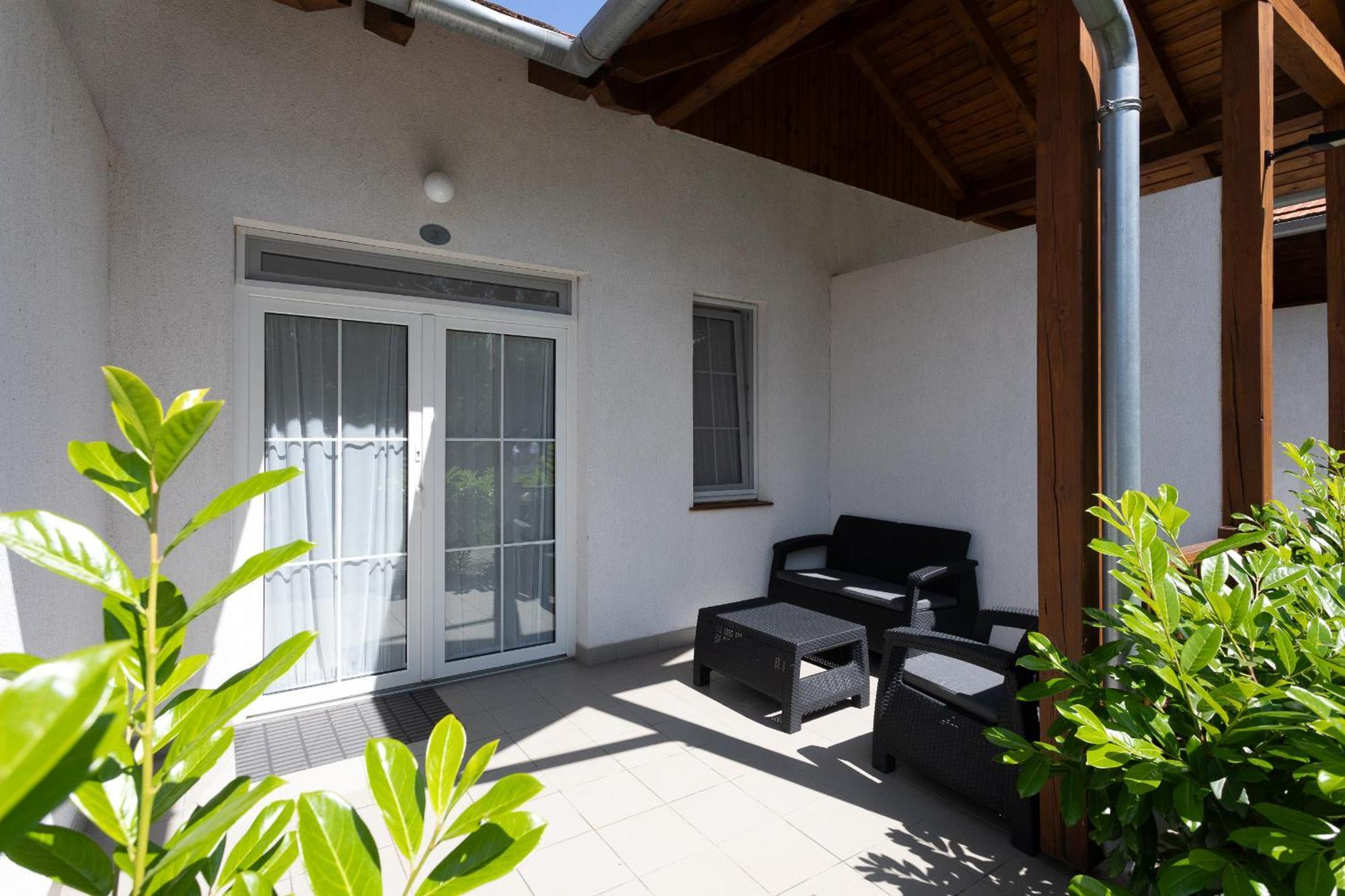 Hotel Platan Zamardi Exterior photo